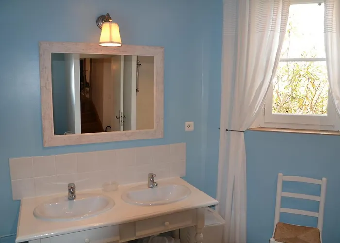 Le Vieil Guest house 3*