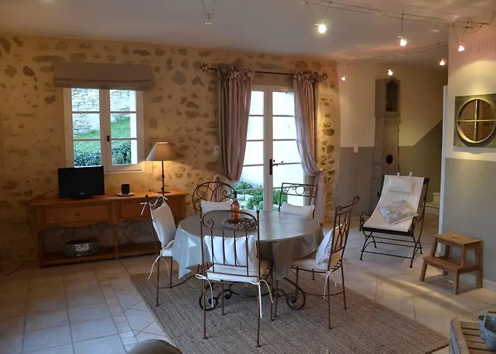 Le Vieil 3* Aiglun (Alpes-de-Haute-Provence)