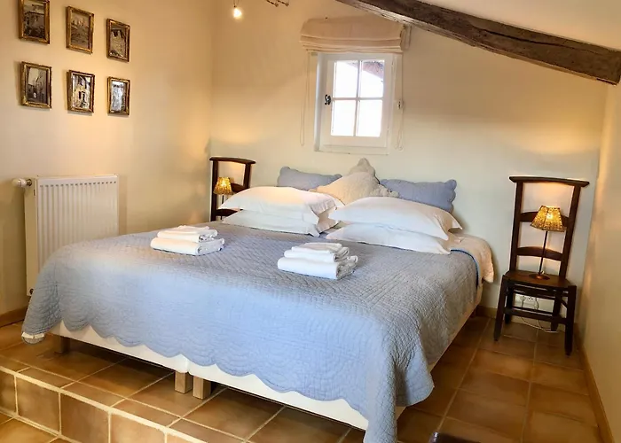 Le Vieil 3* Aiglun (Alpes-de-Haute-Provence)