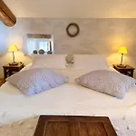 Le Vieil Guest house