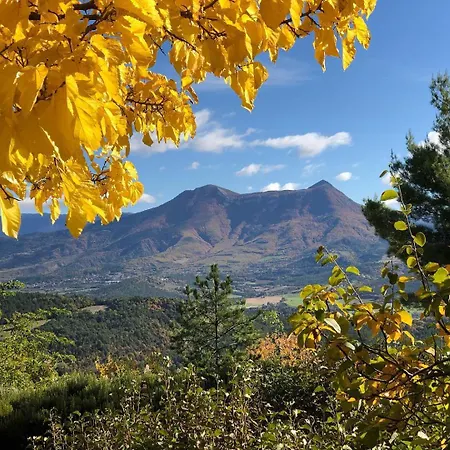 Le Vieil 3* Aiglun (Alpes-de-Haute-Provence)