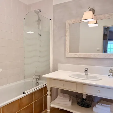 Le Vieil Guest house